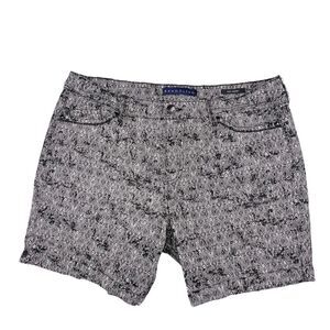 Bandolino Amy Shorts 14 Monochrome Abstract Pattern Summer Vacation City Chic